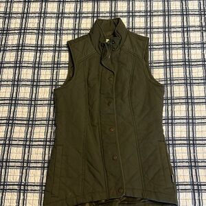 Magellan Outdoors Vest.